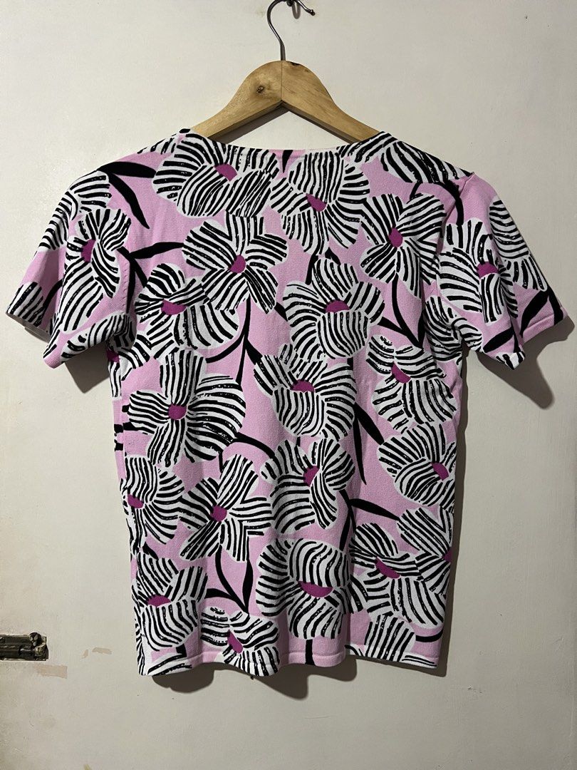 COSTU BARCELONA TOPS (Category: Others Tops) located in Manila. Submitted by dailystrategythrift (Listing ID 1462270792, Image 2). Description: COSTU BARCELONA TOPS WIDTH - 17 LENGTH - 23 EXCELLENT CONDITION .