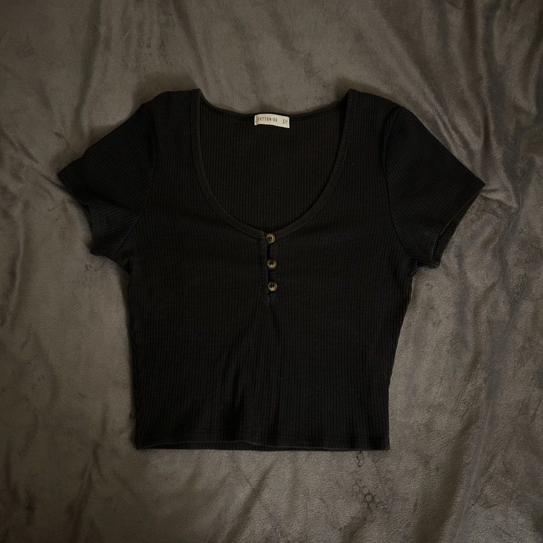 Cotton On Black Ribbed Button Up Crop Top (Category: Others Tops) located in Davao. Submitted by excessexpress (Listing ID 1462428503, Image 1). Description: Size : S on tag In good condition, well loved .