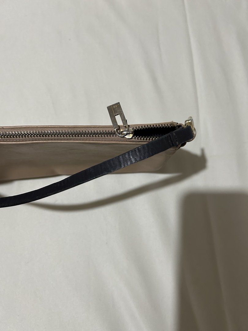 cream beige baguette bag (Category: Shoulder Bags) located in Pagadian. Submitted by yowna_declutters (Listing ID 1462408977, Image 2). Description: —loc: pagadian city payment first.