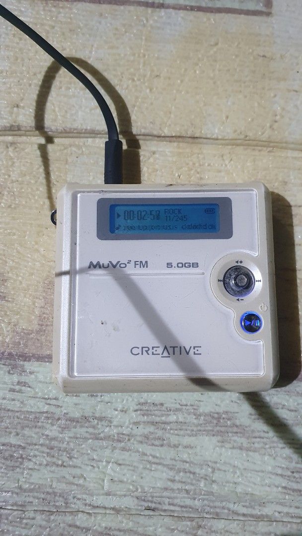 Creative 5gb mp3 player (Category: Portable Music Players) located in Cebu City. Submitted by gelmarbrig15075 (Listing ID 1462435067, Image 2). Description: creative muvo² fm 5gb.