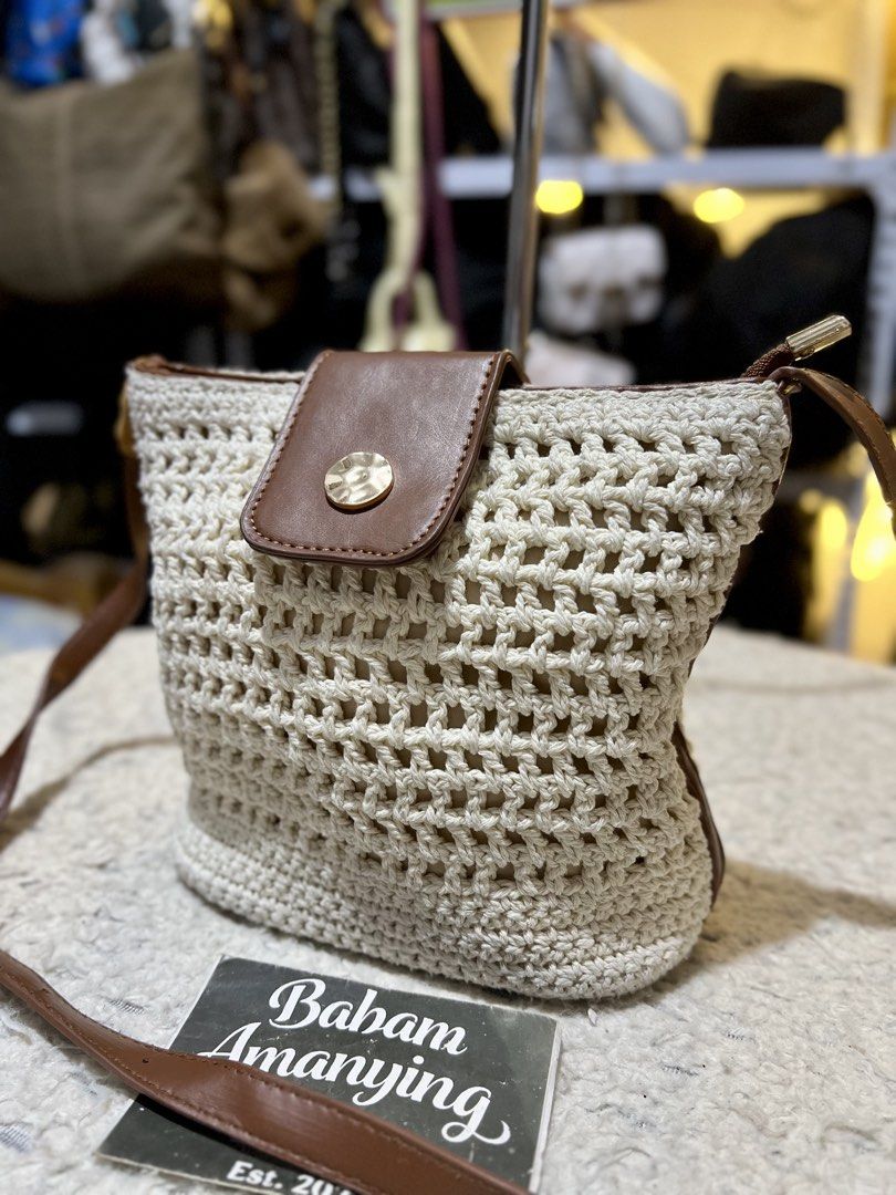 Crochet Sling Bag (Category: Cross-body Bags) located in Rizal. Submitted by babamamanyingonlineshop (Listing ID 1462272004, Image 2). Description: .