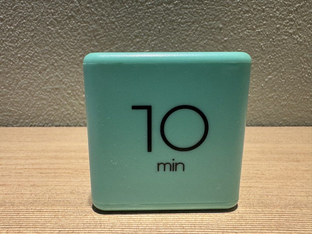 Cube Kitchen Timer - 5, 10, 20, 30 Minute Intervals (Category: Other Kitchenware & Tableware) located in Manila. Submitted by kuroshirooreo (Listing ID 1462275699, Image 3). Description: - Cute cube timer for your kitchen - Settings: 5, 10, 20, and 30 minutes - Simple to use: just flip to the desired side to start - Ideal for cooking, baking, or study sessions - Easy to operate.