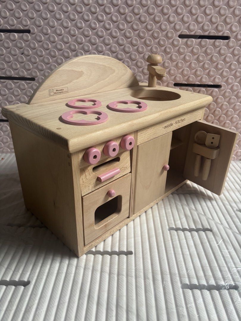 Daiwa Middle Mini Kitchen (Category: Other Kitchenware & Tableware) located in Calamba. Submitted by moochiebabystuff2 (Listing ID 1462296918, Image 3). Description: JAPAN SURPLUS CALAMBA LAGUNA LOCATION PICK UP / LALAMOVE PIN ADD: MOOCHIE BABY STUFF JAPAN SURPLUS FARCONVILLE CALAMBA GOOD CONDITION 2000 pesos Thankyou ♥️.