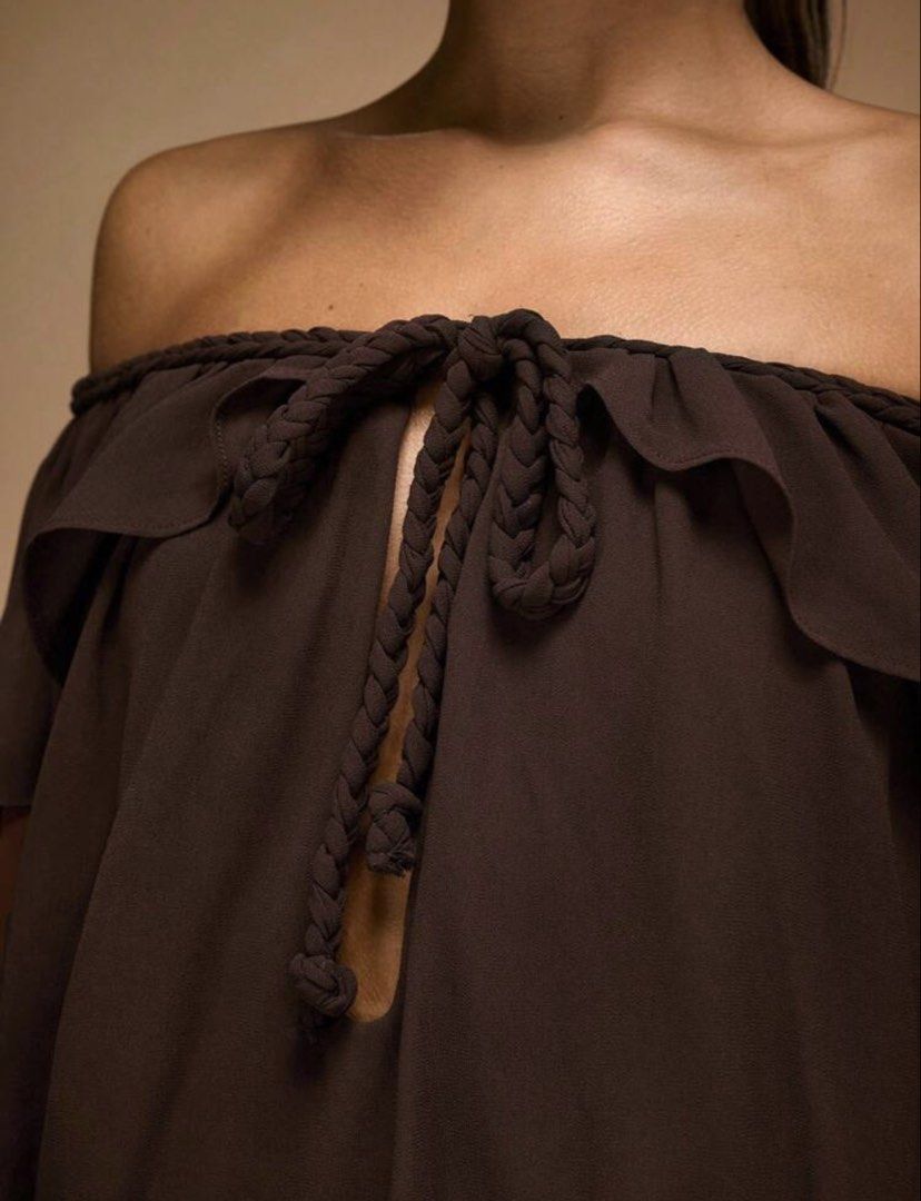 Dark Brown Off Shoulder Romper (Category: Rompers) located in Cainta. Submitted by abegailyap14 (Listing ID 1462365192, Image 3). Description: .