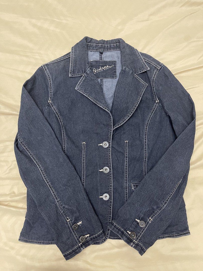 DARK DENIM Y2K JACKET (Category: Coats, Jackets and Outerwear) located in Concepcion. Submitted by wowsinigangmix (Listing ID 1462415423, Image 1). Description: DARK DENIM Y2K JACKET COLOR DARK BLUE SIZE M-L THICK FABRIC GOOD CONDITION.