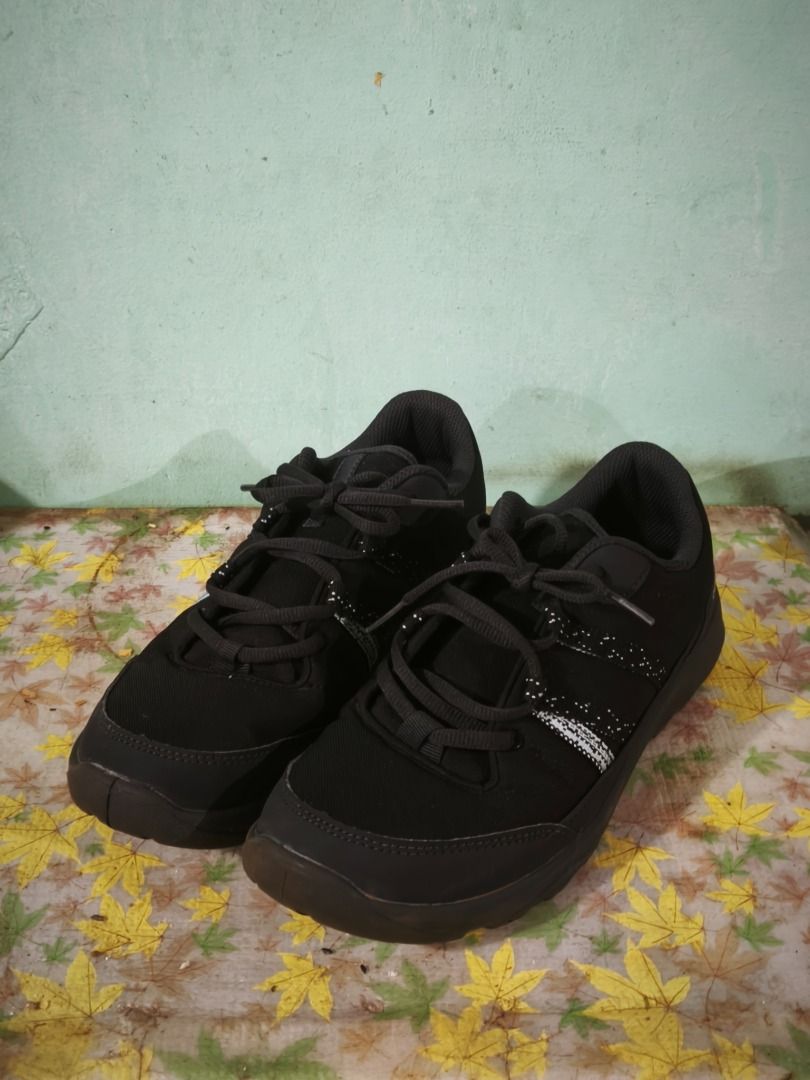 Hiking Shoes (Women) (Category: Sneakers) located in Caloocan City. Submitted by sammy862 (Listing ID 1462306121, Image 1). Description: Decathlon Quechua NH50 Low • Used twice (Nasugbu Trilogy & Mt. Kapipiglatan) • Size: US 8 / EU 39 / 24.5CM • DOP: March 2026 sa Decathlon.