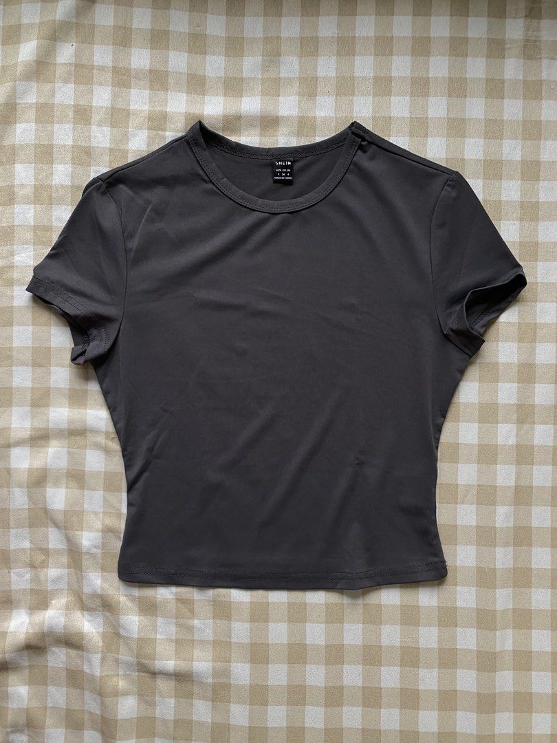 Declutter Bundle: 4 Fitted Tops & Baby Tees (Crewneck Basics) (Category: Shirts) located in Santa Maria. Submitted by closetclearout_co (Listing ID 1462278021, Image 3). Description: Fitted Tops Declutter Bundle (4 Pieces) Selling all 4 tops together at a discounted price! Includes: 1 Fitted short-sleeve crewneck tee in Brown 1 Fitted short-sleeve crewneck tee in Crimson Red (SHEIN, Size S) 1 Fitted short-sleeve crewneck tee in Blue (SHEIN, Size 