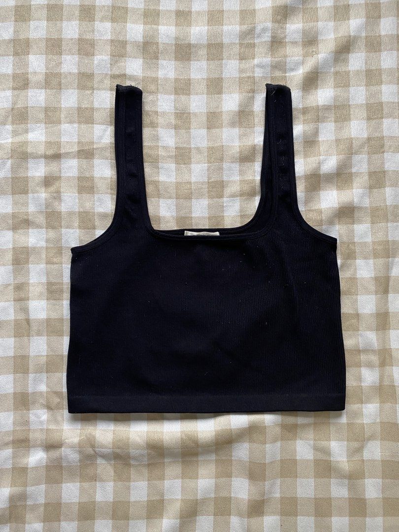 Declutter Bundle: 5 Ribbed Crop Tops & Tank Tops (Square Neck, Hook-and-Eye) (Category: Sleeveless) located in Santa Maria. Submitted by closetclearout_co (Listing ID 1462279467, Image 3). Description: Crop Tops Declutter Bundle (5 Pieces) Selling all 5 tops together at a discounted price! Includes: 1 Ribbed racerback crop tank with hook-and-eye detail in Olive Green (Bozzolo) 1 Ribbed racerback crop tank with hook-and-eye detail in Black (Bozzol