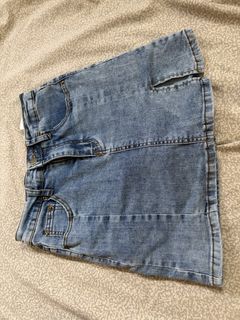 (Category: ) located in . Submitted by closet.coll (Listing ID 1462303675, Image 1). Description: .