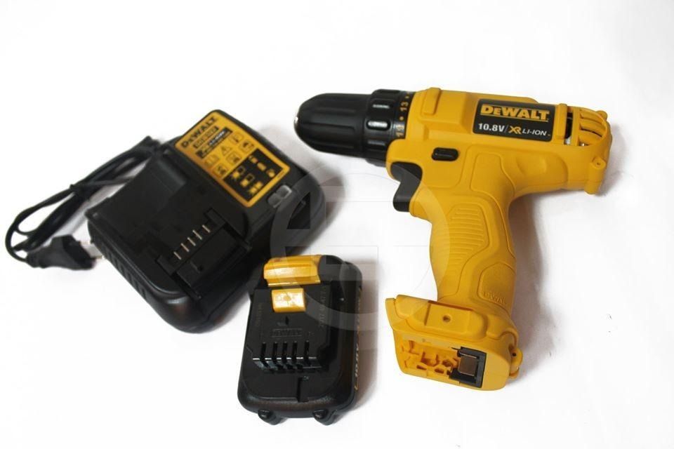 DeWalt Cordless Compact Drill Driver (Category: Cleaning Tools & Supplies) located in Quezon City. Submitted by ultrapetronne (Listing ID 1462336961, Image 2). Description: DeWalt DCD700C2 Cordless Compact Drill Driver 10.8 Cordless Compact Drill Driver Voltage: 10.8V # of Speed Settings: 2 No Load Speed: 0-400/0-1500rpm Max Torque: 24 Nm Chuck Cap./ Chuck Type: 10mm/Plastic Max. Drilling Capacity (Wood/Metal): 20/10 mm Battery Chemistry: XR Li-I