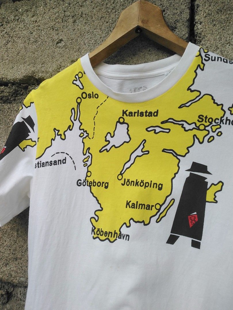 Dick bruna (Category: Tshirts & Polo Shirts ) located in General Santos City (Dadiangas). Submitted by evolveorrepeat (Listing ID 1462279248, Image 3). Description: Uniqlo x dick bruna graphic tshirt miffy creator Size small Pit to pit 19 L" 26.5 Dm to purchase.