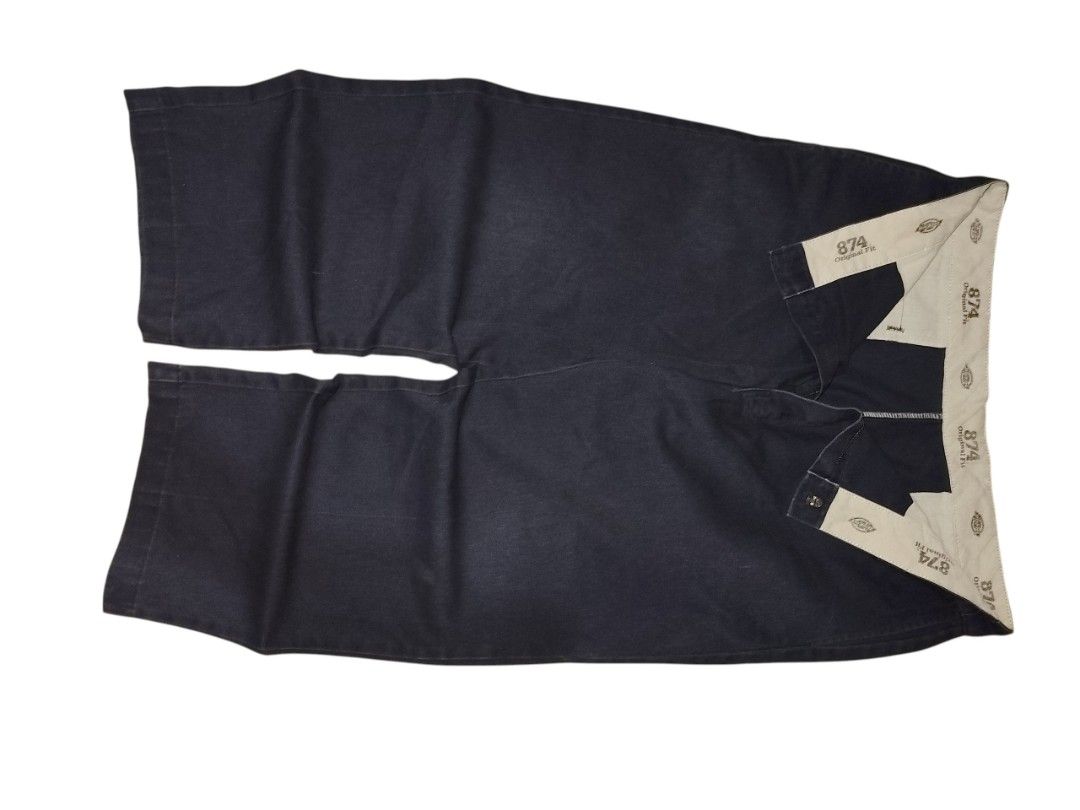Dickies 874 Original Fit Work Pants Black (Category: Jeans) located in Quezon City. Submitted by y2k_thriftkid (Listing ID 1462276796, Image 1). Description: - Classic Dickies 874 Work Pants - Original Fit - Black Color - Durable Twill Fabric - Versatile: Great for Work or Casual Wear - Secure Button and Zip Closure - Multiple Pockets for Convenience.