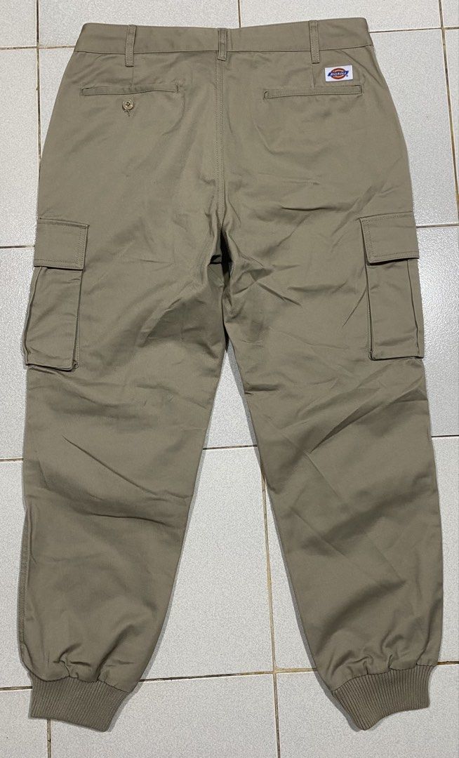 Dickies Cargo Jogger Pants (Category: Joggers) located in Mandaue City. Submitted by MJ_80 (Listing ID 1462344412, Image 2). Description: Mens Dickies Cargo Jogger Pants Size 32 on tag Fits 32-33 Waist See photos for measurements Color rate & Conditiom: 9.9/10 Price: 1,650 .