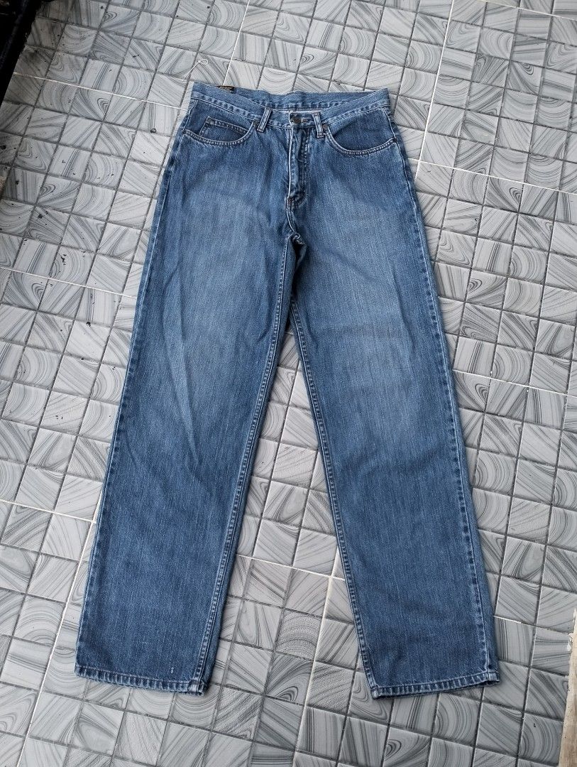 DICKIES DENIM STRAIGHT CUT PANTS (Category: Jeans) located in Iloilo. Submitted by thrift0ry. (Listing ID 1462362562, Image 1). Description: DICKIES DENIM STRAIGHT CUT PANTS AUTHENTIC ✅ NO ISSUE ✅ EXCELLENT CONDITION ✅ SIZE 29 ON TAG FIT FOR SIZE 29-31.