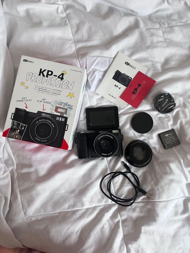 DIGITAL CAMERA (Category: Cameras) located in Kuala Lumpur. Submitted by buttercremestoberi (Listing ID 1462276949, Image 1). Description: •rarely used •good condition •free sd card letgo sebab jarang guna.