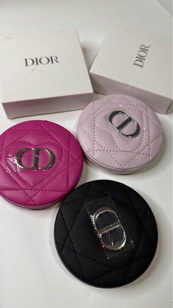 Dior compact mirror (Category: Makeup) located in Taytay. Submitted by angeltyyyy (Listing ID 1462412734, Image 1). Description: Selling this authentic Dior compact mirror ✨ this is a complimentary gift from Dior, super chic addition to your makeup tools 🫶🏻 arriving sept 26 :) loc: taytay, rizal.