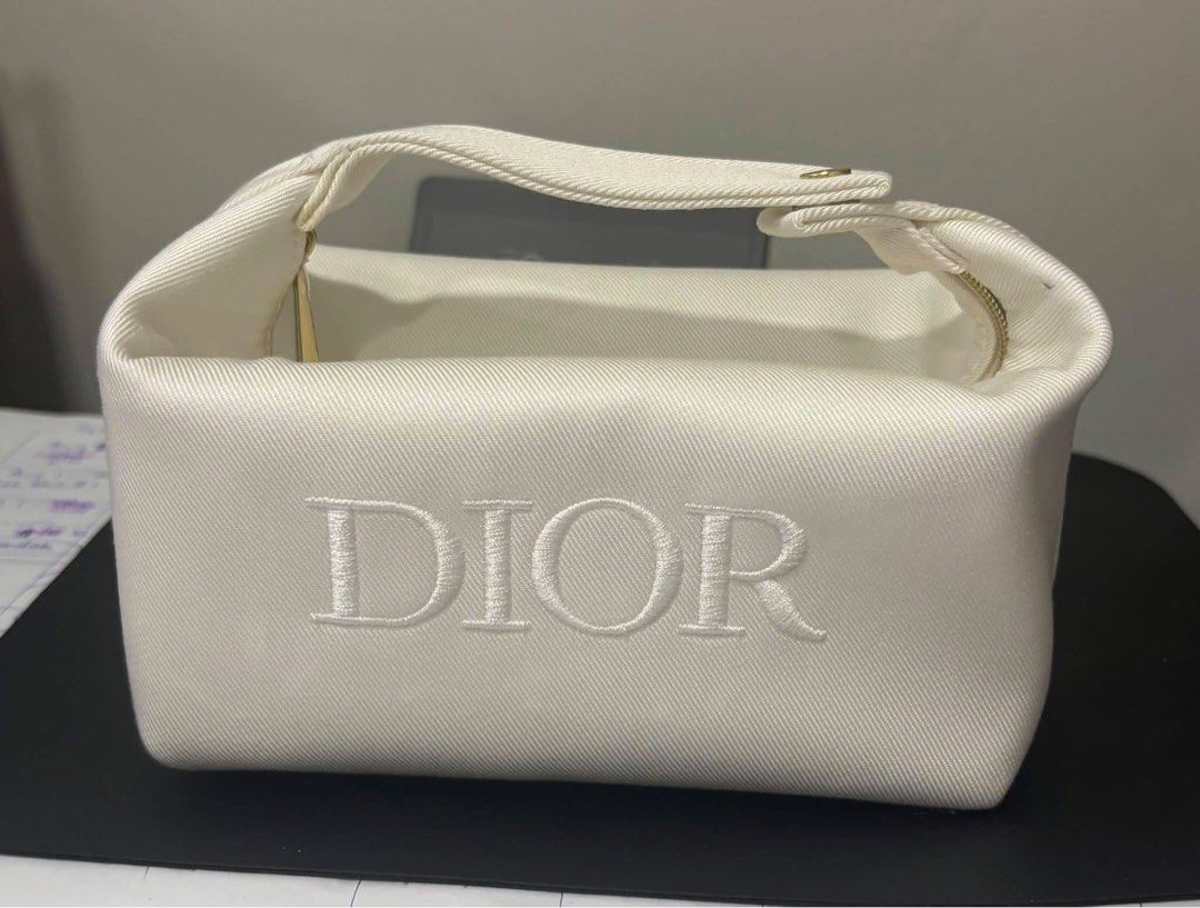 Dior cosmetic pouch original from dior store (Category: Luxury Bags & Wallets) located in Pateros City. Submitted by yethcaya10 (Listing ID 1462262128, Image 2). Description: Brand new cosmetic pouch with box original from dior store.
