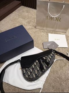 (Category: ) located in . Submitted by luxe.storee (Listing ID 1462367320, Image 1). Description: .