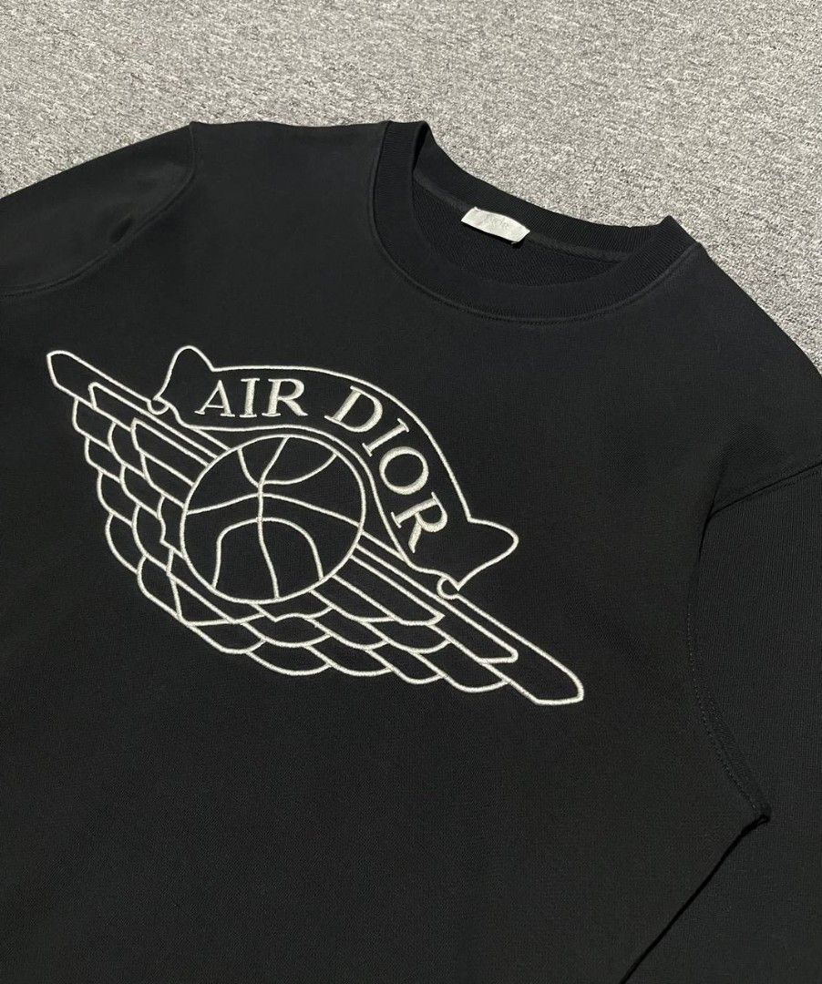 DIOR x JORDAN EMBROIDERER LOGO SWEATER (Category: Coats, Jackets and Outerwear) located in Caloocan City. Submitted by wewearworn (Listing ID 1462348966, Image 2). Description: Large Best Fit 22 x 28.5 Excellent No Issues 9.8/10 Color Rate.