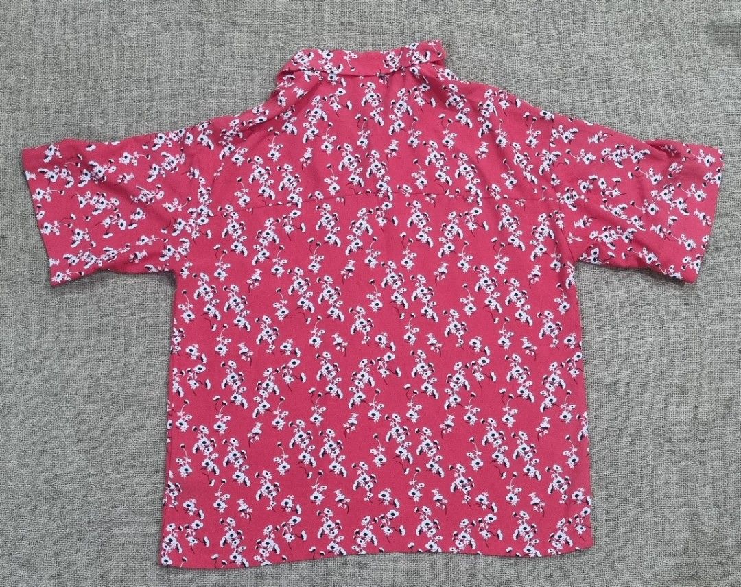 Divided by H&M blouse (Category: Blouses) located in San Jose del Monte. Submitted by angelsnest (Listing ID 1462360243, Image 2). Description: Made in china 100% polyester, non-stretch Small on tag, 22"W x 27"L with extra button padala from Japan rfs: not my style Gcash,Maya, Bank transfer.