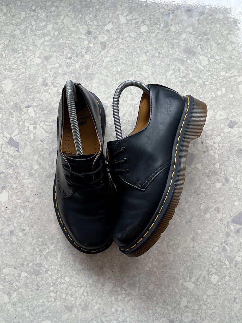 DR. MARTENS 1461 YELLOW STITCH (Category: Shoe inserts) located in Butuan. Submitted by jacobfrost (Listing ID 1462400711, Image 2). Description: DR. MARTENS 1461 YELLOW STITCH 37 EUR EXCELLENT CONDITION TOE SCRATCHES - 1,200 🏷️.