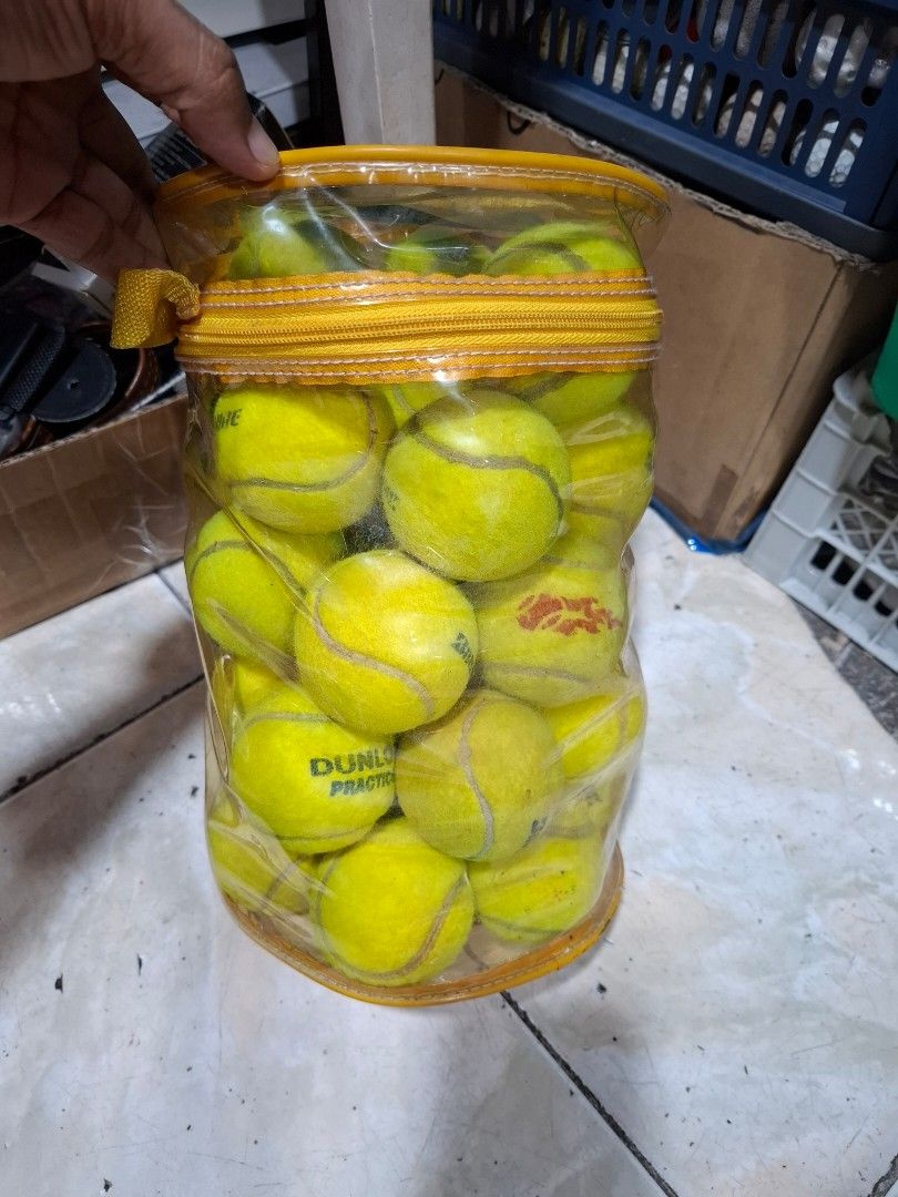 Dunlop Tennis Balls (Category: Racket and Ball Sports) located in Santa Rosa. Submitted by echojapansurplus_01 (Listing ID 1462384240, Image 2). Description: Dunlop tennis ball 40 pesos each .