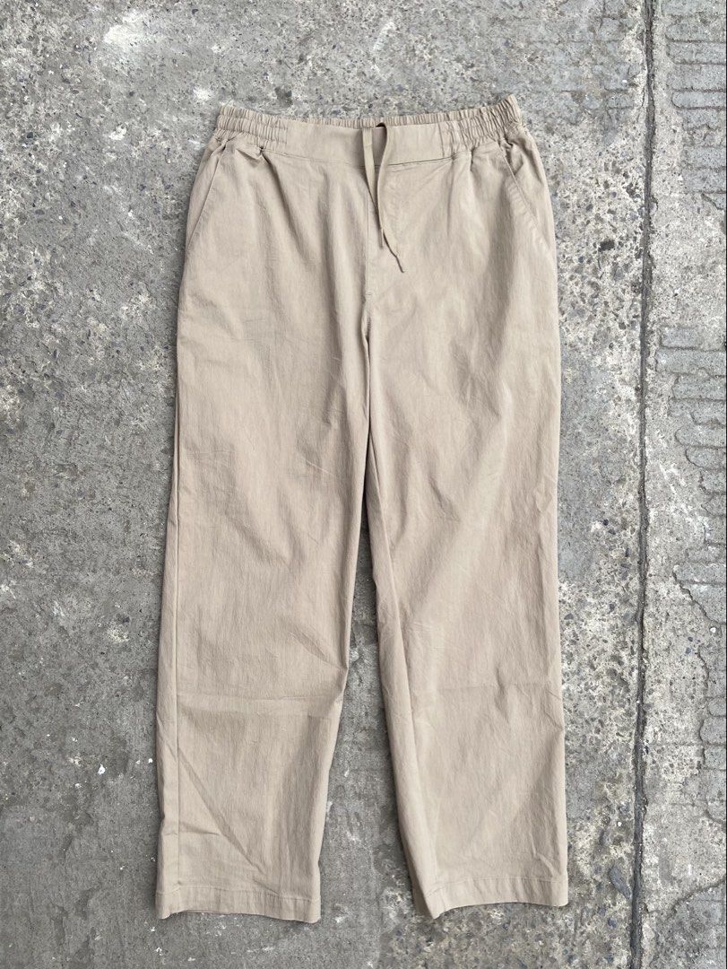 EDDIE BAUER WOVEN KHAKI TROUSERS (Category: Trousers) located in Davao. Submitted by re.wornn (Listing ID 1462327157, Image 1). Description: •LARGE WAIST28-32 LENGHT36 THIGH10 HEM8 •GOOD AS NEW CONDITION 🏷️400 ADD SHIP 📩DM.