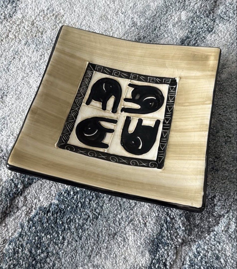 Elephant Ceramic Plate from Africa (Category: Other Home Decor) located in Paranaque City. Submitted by PrelovedClosetetc (Listing ID 1462263470, Image 1). Description: .