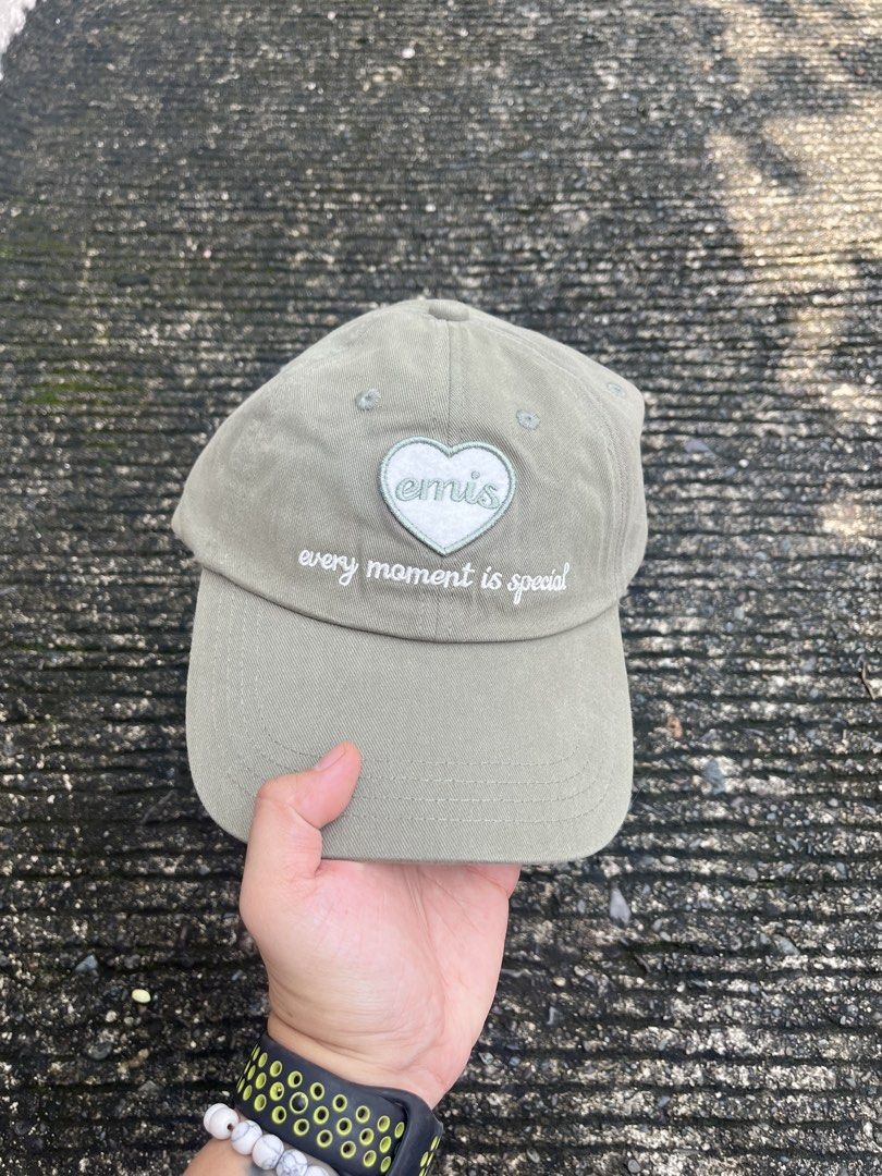 emis heart logo sage green (Category: Caps & Hats) located in Manila. Submitted by mavixcollection (Listing ID 1462298782, Image 2). Description: AVAILABLE ❗️Brand New Item : EMIS heart Sage SALE Price❗️ : ₱900 add 100 for shipping and handling via J&T Before : ₱2,000 ❌ Size: OSFA / Adjustable Bnew - never worn Swipe for more details➡️ Color may vary due to lighting 💡 Camera 📸: Android NO COD ❎ Payment : Gotyme & Gcash 💳 No refunds, No return,