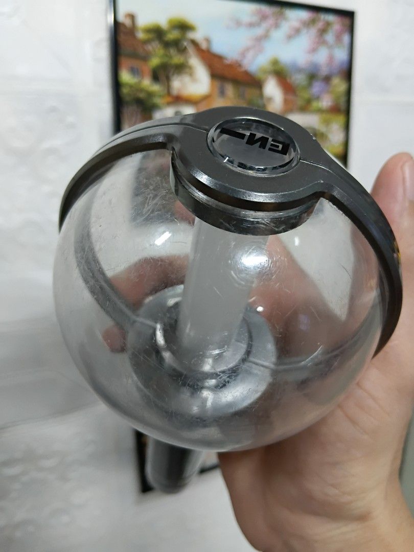 Enhypen Light Stick (Category: Music Accessories) located in Quezon City. Submitted by coffeeyuki56158 (Listing ID 1462314455, Image 3). Description: enhypen light stick may mga scratches na po expect from a 2nd hand po , gumagana pa yung lights and working buttons nya kaya lang medyo loose na yung sa battery part na lagayan kaya minsan namamatay ang ilaw or doesn't light at all kailangan medyo mahigpit ang pag kakalagay ng takip to make it work 