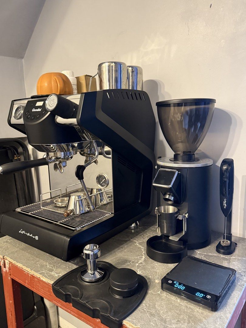 Espresso Machine (Category: Coffee & Tea Tableware) located in Pateros City. Submitted by jean_rys0101 (Listing ID 1462269479, Image 1). Description: .