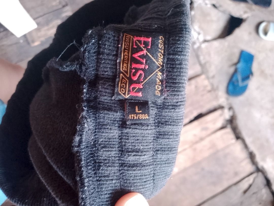EVISU Custom Made Pants Size L (Category: Jeans) located in Caloocan City. Submitted by alfepangasate1021 (Listing ID 1462437890, Image 2). Description: - Brand: Evisu - Type: Custom-made Pants - Size: Large (L) - Color: Black - Style: Casual wear - Features: Evisu logo tag.