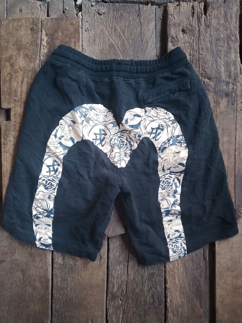 EVISU Custom Made Pants Size L (Category: Jeans) located in Caloocan City. Submitted by alfepangasate1021 (Listing ID 1462437890, Image 1). Description: - Brand: Evisu - Type: Custom-made Pants - Size: Large (L) - Color: Black - Style: Casual wear - Features: Evisu logo tag.