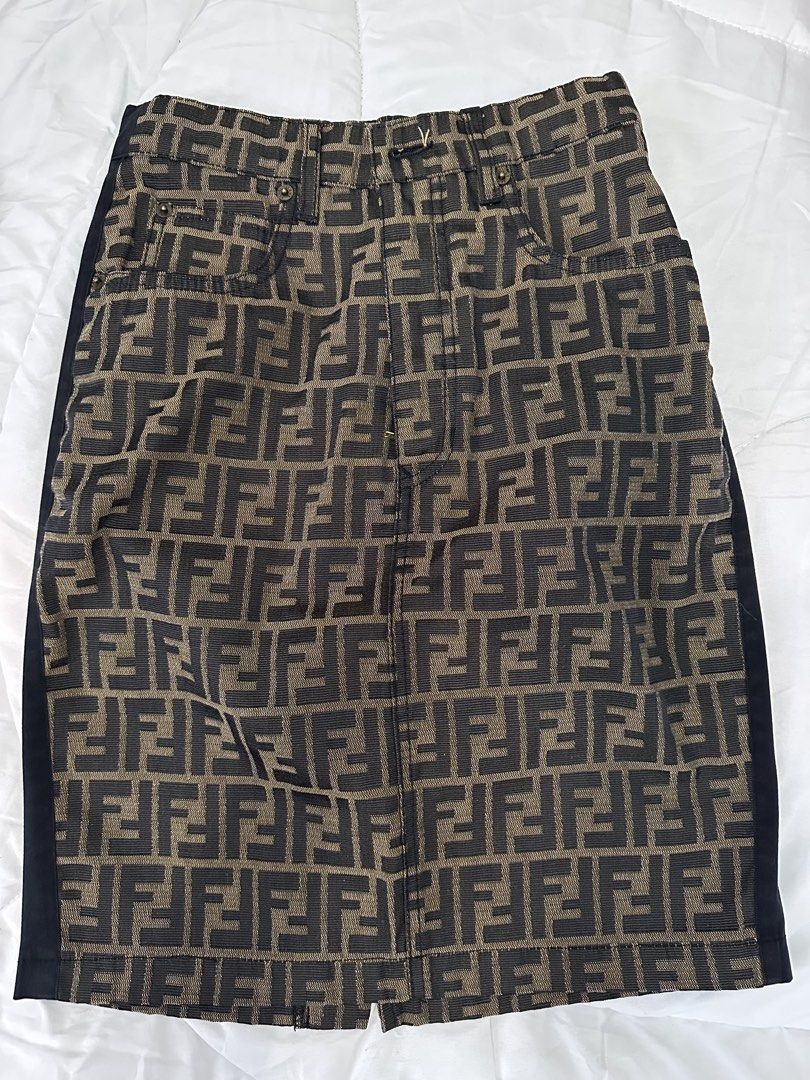 Fendi Skirt Original Used (Category: Luxury Apparel) located in Bulacan. Submitted by j.ghrbdn (Listing ID 1462405282, Image 1). Description: Size Small.