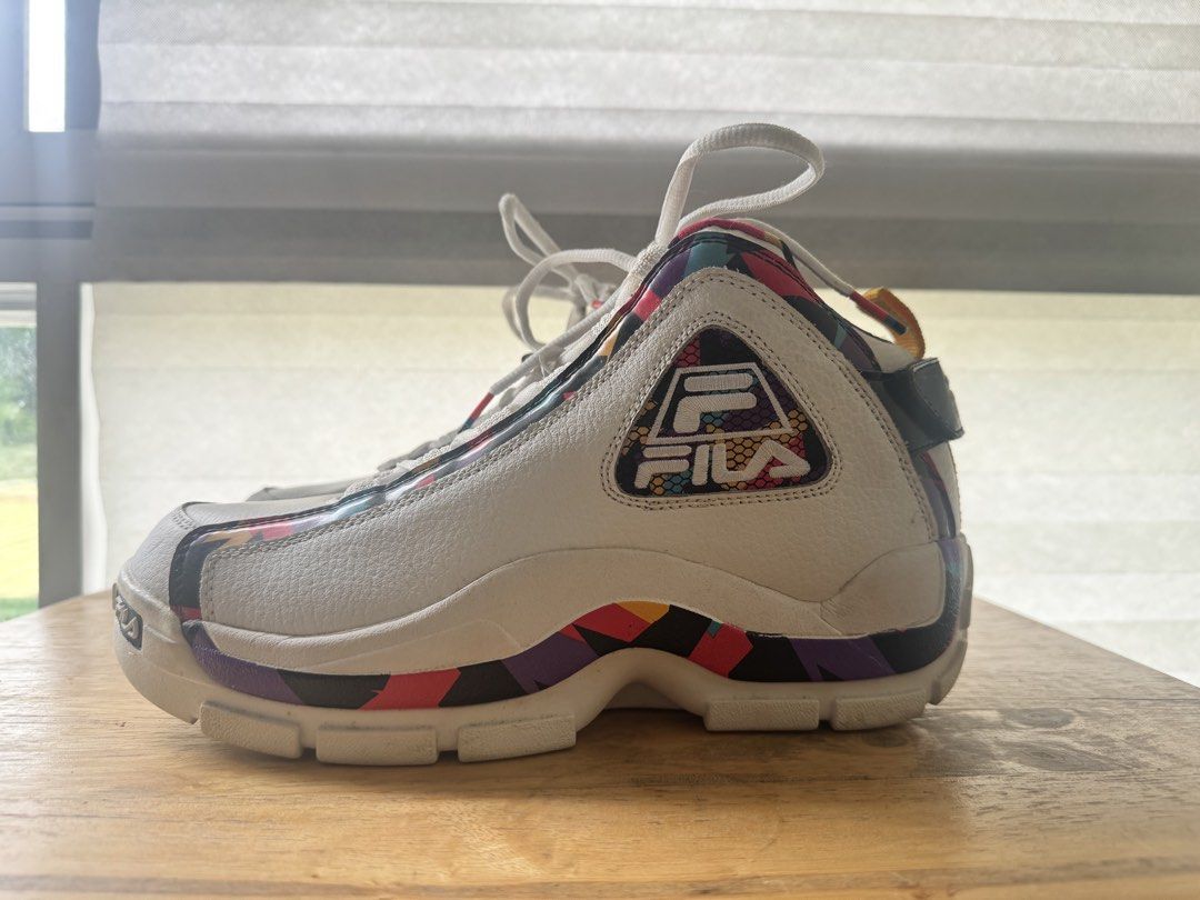 Fila Grant Hill 2 “White Geometric (Category: Sneakers) located in Quezon City. Submitted by leone.trading (Listing ID 1462289453, Image 1). Description: Fila Grant Hill 2 “White Geometric” Size: US 8 M / US 9.5 W No Box Additional details: Never been used outside, no sole separation, slight discoloration on midsole, for those who would like project the 90s vibes..