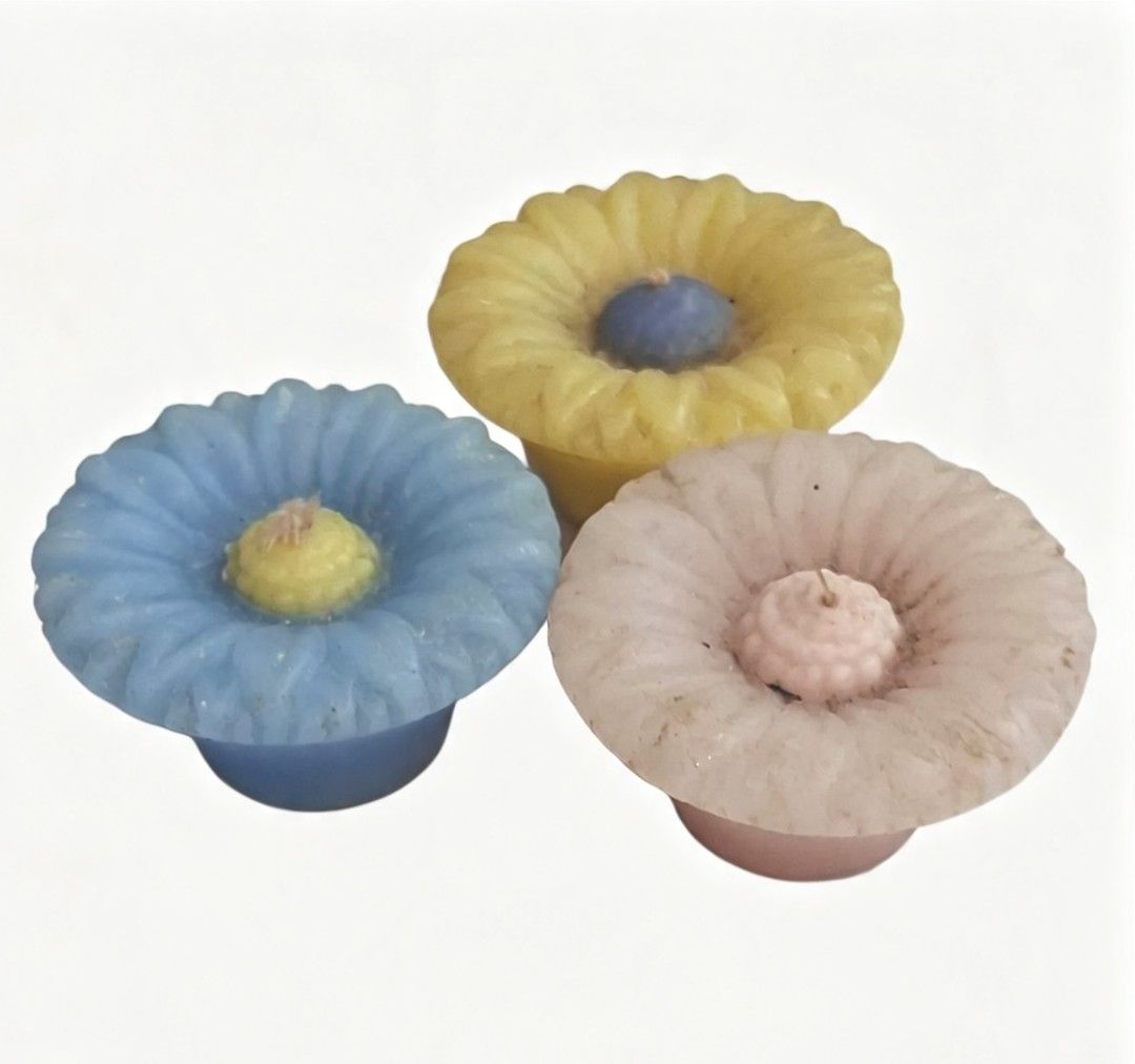 Floating Flower Candles (Category: Other Home Decor) located in Bulacan. Submitted by gjeen (Listing ID 1462306637, Image 2). Description: .