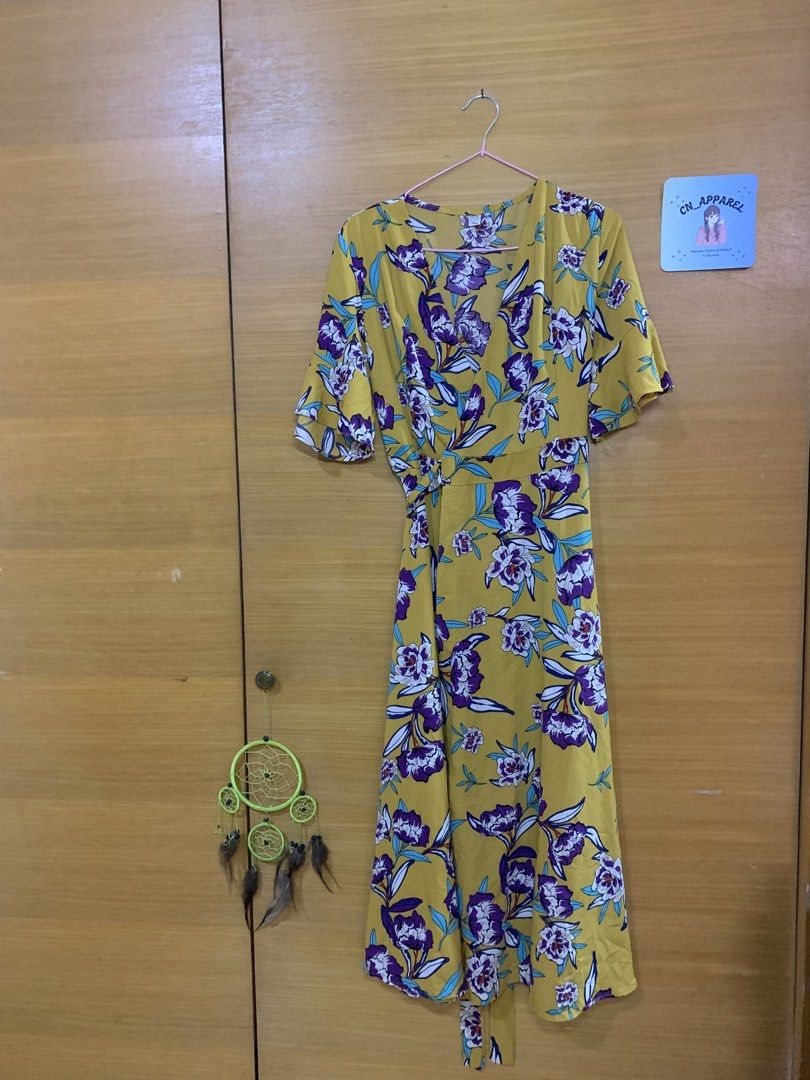 Floral wrap around dress (Category: Dresses) located in Malabon City. Submitted by Cn_apparel (Listing ID 1462279420, Image 1). Description: .
