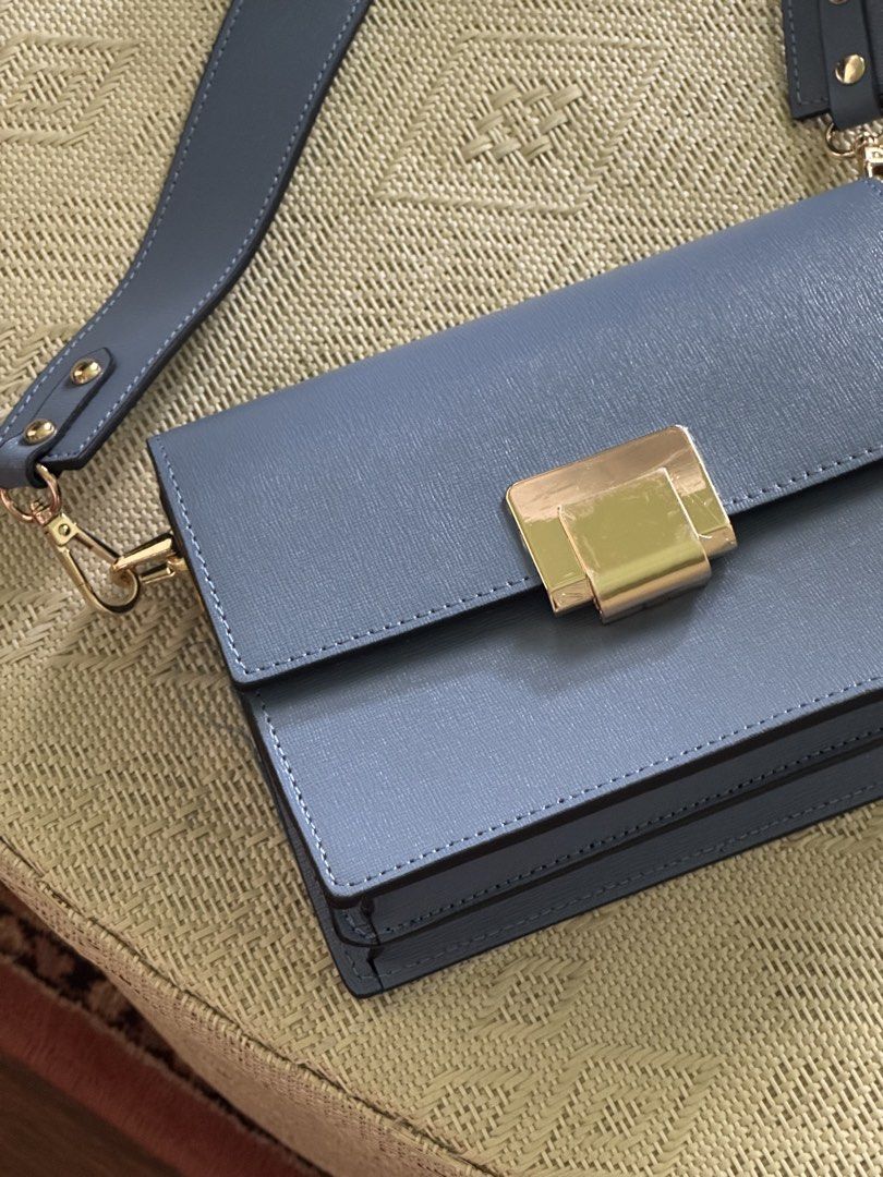 Florence-made Italian leather shoulder bag (Category: Shoulder Bags) located in Paranaque City. Submitted by msbentables (Listing ID 1462295576, Image 2). Description: Purchased from Florence, Italy Never been used Rfs decluttering Helping tags Demellier Longchamp Polene .