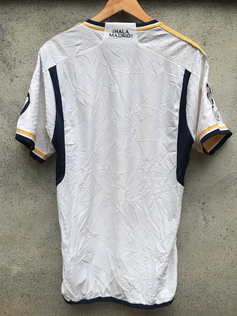 Fly Emirates (Category: Activewear) located in Calapan. Submitted by thrift_ni_forts (Listing ID 1462280872, Image 2). Description: 21 Width 29 Length No issue Excellent Condition 9/10 Color Rate.