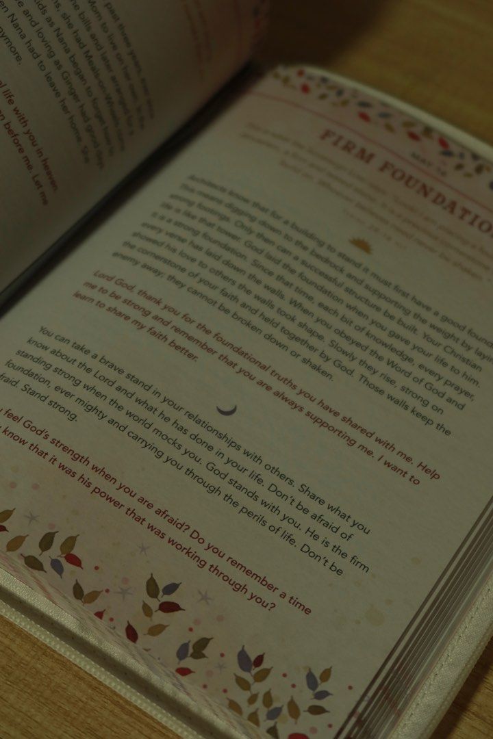 For I Know the Plans Morning & Evening Devotional (Category: Religion Books) located in Bulacan. Submitted by roses_are_pink (Listing ID 1462416363, Image 3). Description: mop: gcash, maribank, gotyme mod: lalamove, grab express, j&t.