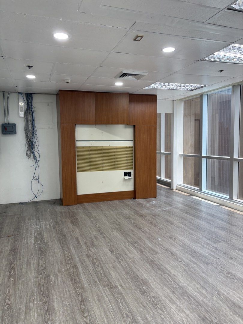 For Rent Office Space Ortigas Center (Category: Commercial) located in Mandaluyong City. Submitted by olxph_138268813_reapcpi (Listing ID 1462404080, Image 3). Description: Area: 160sqm Price: P500/sqmx.