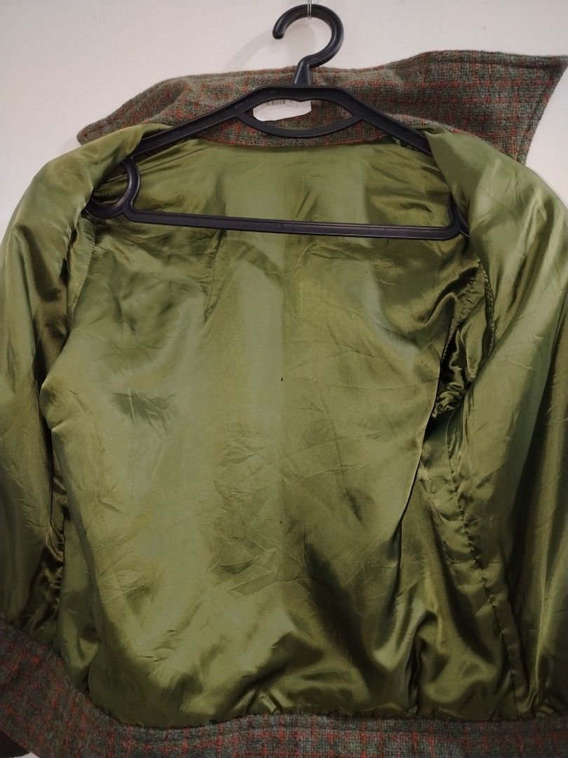 For sale (Category: Coats, Jackets and Outerwear) located in Taguig. Submitted by thebrandedrackph (Listing ID 1462330225, Image 3). Description: Jacket from japan Note:yung tela nya sa labas medyo magaspang po sya pero yung sa loob silky namn po..