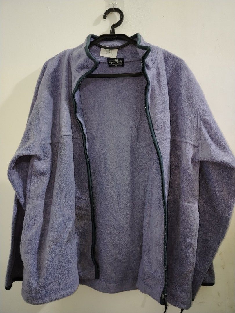 For sale (Category: Coats, Jackets and Outerwear) located in Taguig. Submitted by thebrandedrackph (Listing ID 1462335316, Image 1). Description: Note.: meron po syang marka ng dumi or mantsa pero matatanggal nmn po ng bleach pang de color..