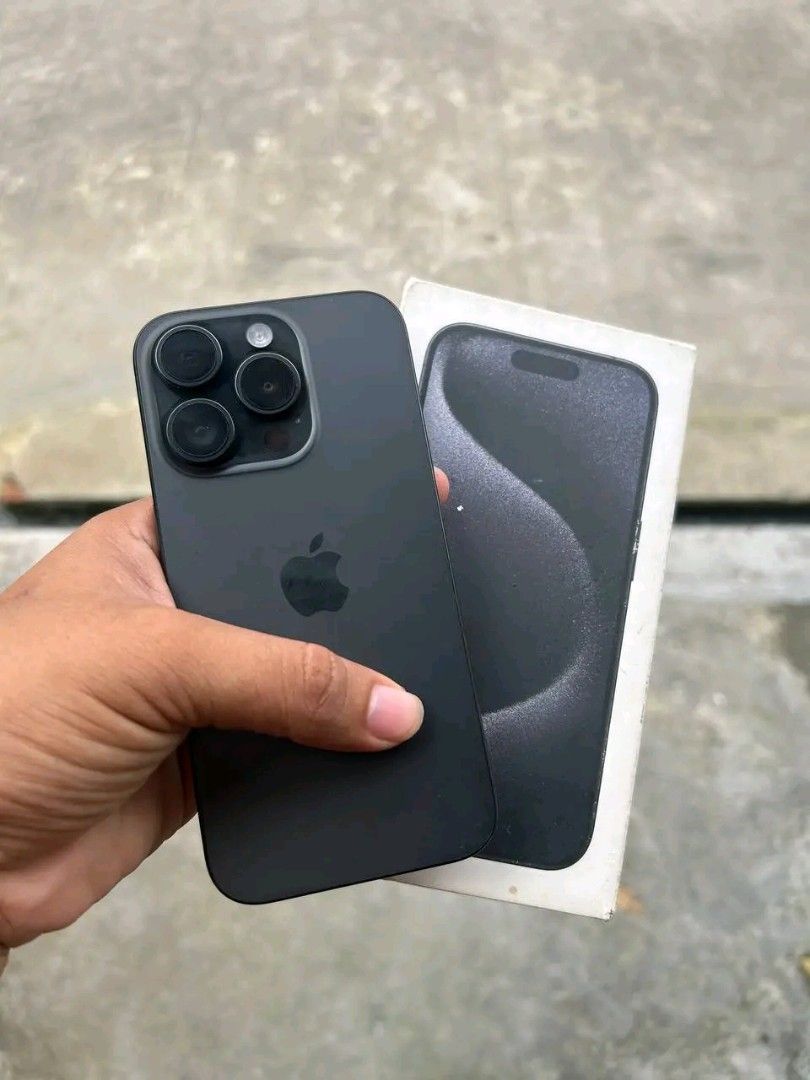 For sale (Category: iPhone X Series) located in Manila. Submitted by warmhorse.7002aa (Listing ID 1462363917, Image 2). Description: for sale iphone 15 pro 128gb 5G 81bh local variant no issue no history repair pm nalang po sa interested Meet up pick up delivery via LBC .