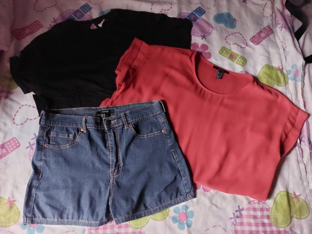 Forever 21 Shorts & Tops Bundle (Category: Others Tops) located in Cainta. Submitted by cooletzky (Listing ID 1462328042, Image 1). Description: - Bundle includes: Forever 21 denim shorts SIZE 28 - HERBENCH SIZE; M black top - Forever 21 coral/pinkish top SIZE: M - Ideal for casual wear - Versatile pieces for multiple outfit combinations - negotiable.