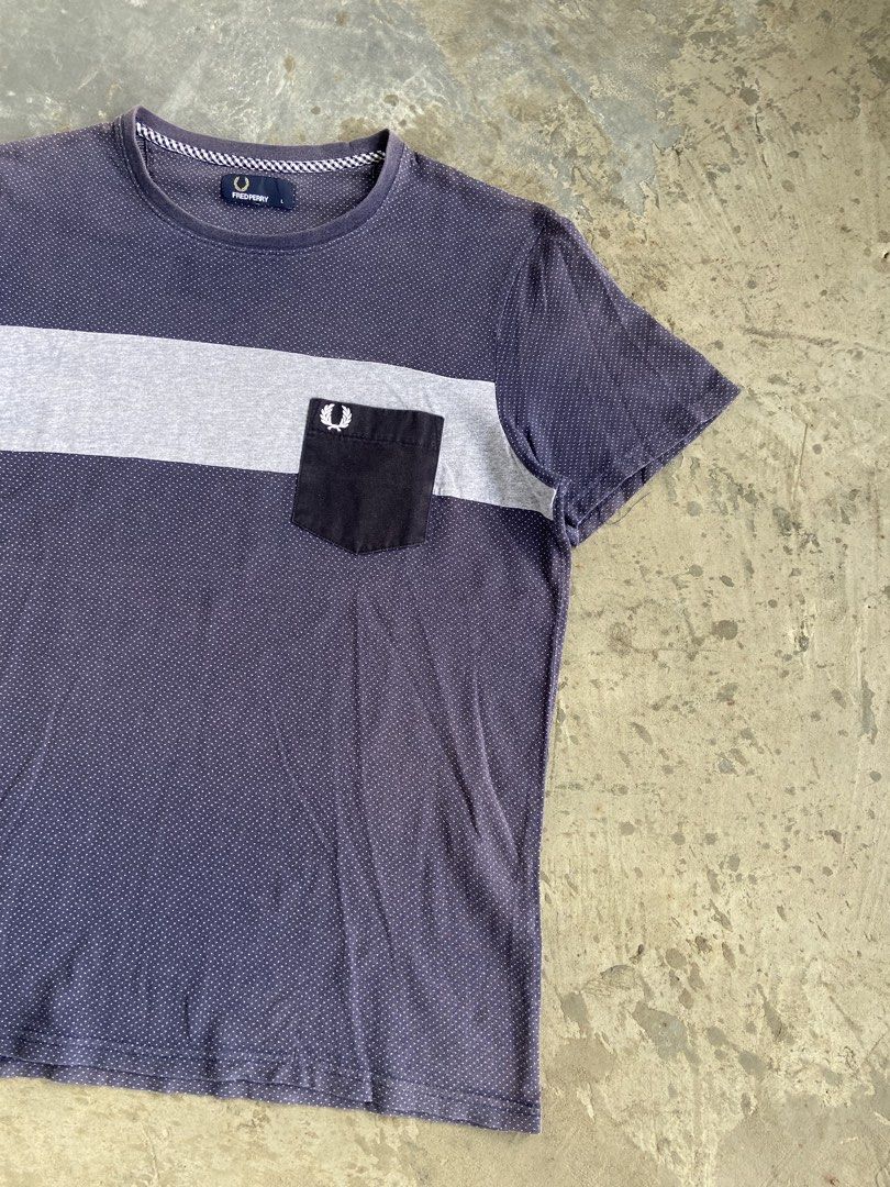 Fred Perry (Category: Tshirts & Polo Shirts) located in Sandakan. Submitted by bad.clothes (Listing ID 1462288430, Image 2). Description: P21.5 / L27 Jahit double Atas/Bawah Ada tulang tepi Berminat? Chat tepi terus!.