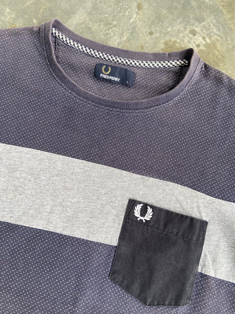 Fred Perry (Category: Tshirts & Polo Shirts) located in Sandakan. Submitted by bad.clothes (Listing ID 1462288430, Image 3). Description: P21.5 / L27 Jahit double Atas/Bawah Ada tulang tepi Berminat? Chat tepi terus!.