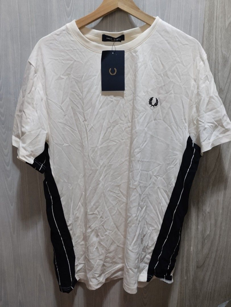 Fred Perry shirt (Category: Luxury Apparel) located in Bacoor. Submitted by nigel_008 (Listing ID 1462270302, Image 1). Description: Fred Perry shirt size xl.
