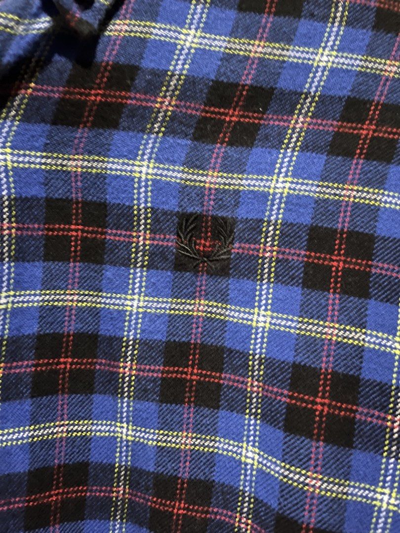 FRED PERRY WOMENS COBALT BLUE LONGSLEEVE (Category: Coats, Jackets and Outerwear) located in Manila. Submitted by thriftnirogus (Listing ID 1462405196, Image 3). Description: FRED PERRY WOMENS COBALT BLUE LONGSLEEVE width: 21 length: 25 front 27 back no issue .