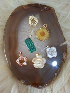 (Category: ) located in . Submitted by crystal_jade_happy_shopping (Listing ID 1462341669, Image 1). Description: .